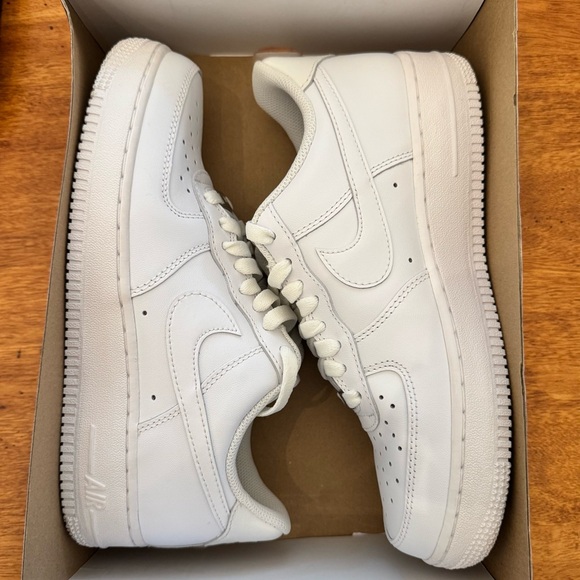 Air Force 1 Sneakers in White - Picture 5 of 8